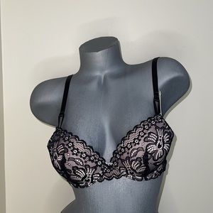 Push Up Padded Plunge T- Shirt Underwire Bra. NWT